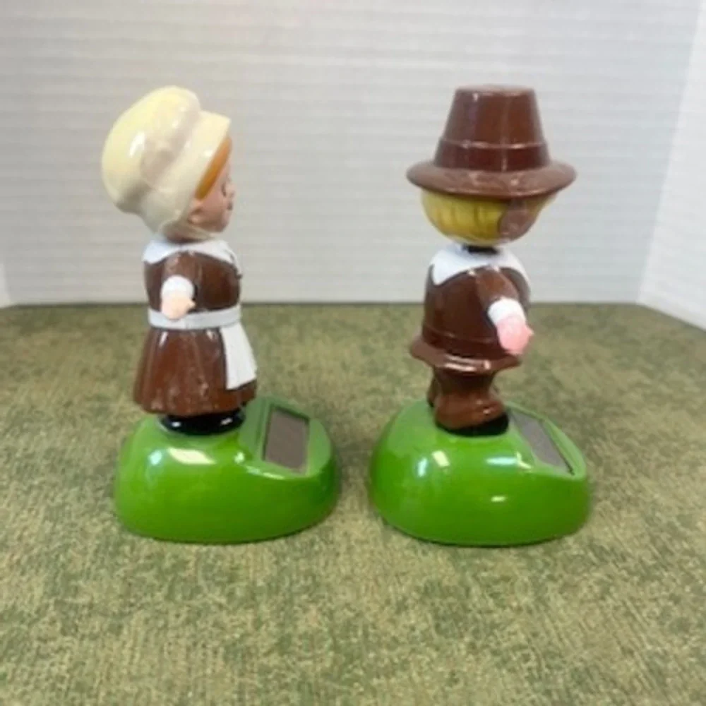 Solar Dancing Pilgrim Boy and Girl Figures Thanksgiving‎ Harvest Decor 2013 FSG